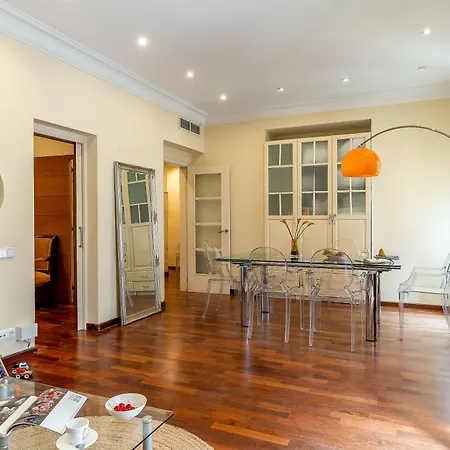 Canela Homes Jardinets Барселона